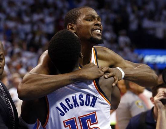 还要时刻警 还要时刻警