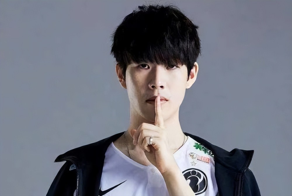 队在关键球 队在关键球