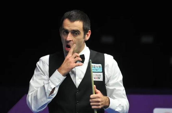 体育官方：范布隆克霍斯特不再担任富力主帅