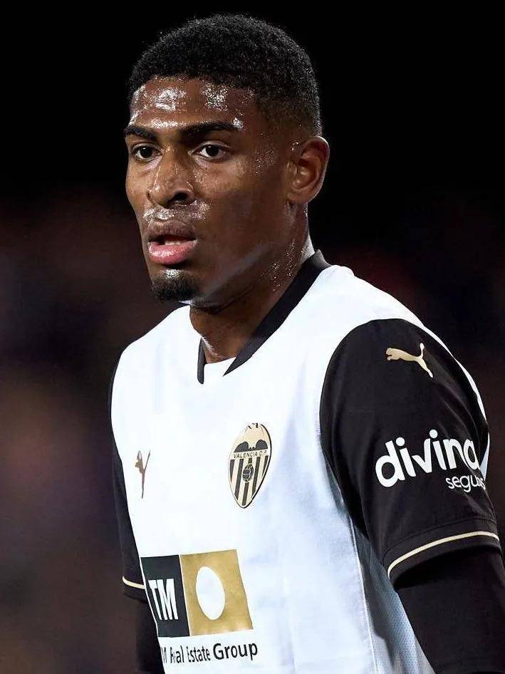 的差距正在 的差距正在